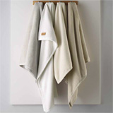 Warm Blankets and Throws | Gracious Style