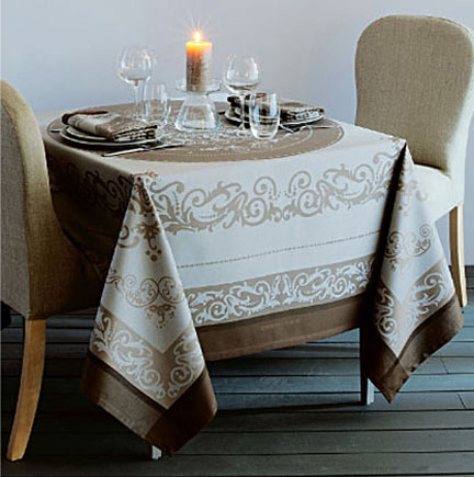 Comtesse Gray Table Linens | Gracious Style