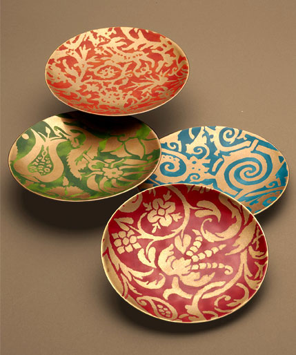 http://static.graciousstyle.com/images/Fortuny_plates.jpg