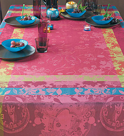 Porte-Bonheur Raisin Table Linens | Gracious Style