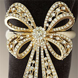 Antique Bowtie Gold Napkin Rings with Swarovski Crystal | Gracious Style